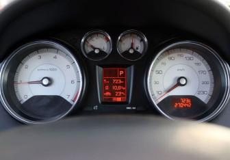 Подержанный автомобиль Peugeot 308 Hatchback 2008 года (17 фото)