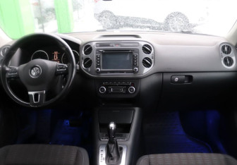 Подержанный автомобиль Volkswagen Tiguan 2013 года (15 фото)