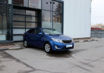 Подержанный автомобиль Kia Rio Sedan 2012 года (7 фото)
