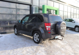 Подержанный автомобиль Suzuki Grand Vitara 2008 года (3 фото)