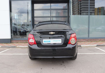 Подержанный автомобиль Chevrolet Aveo Sedan 2012 года (4 фото)