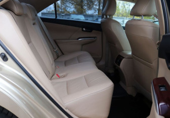 Подержанный автомобиль Toyota Camry Sedan 2013 года (12 фото)