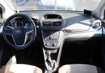 Подержанный автомобиль Opel Mokka 2014 года (15 фото)