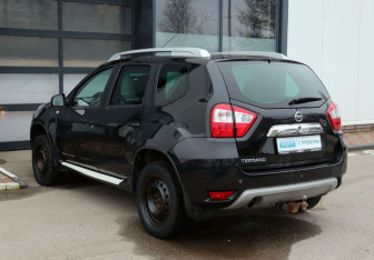 Подержанный автомобиль Nissan Terrano 2014 года (3 фото)