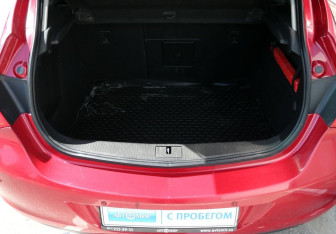 Подержанный автомобиль Opel Astra Hatchback 2010 года (15 фото)