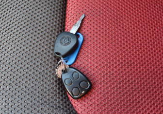 Подержанный автомобиль DongFeng H30 Cross 2016 года (17 фото)