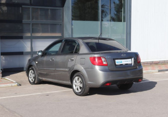 Подержанный автомобиль Kia Rio Sedan 2010 года (3 фото)