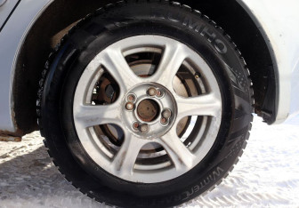 Подержанный автомобиль Toyota Corolla Hatchback 2003 года (9 фото)