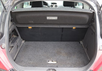 Подержанный автомобиль Opel Corsa 2008 года (10 фото)