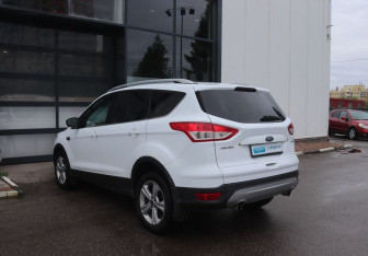 Подержанный автомобиль Ford Kuga 2013 года (3 фото)
