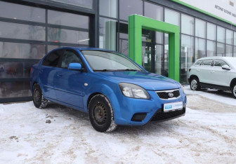 Подержанный автомобиль Kia Rio Sedan 2010 года (7 фото)