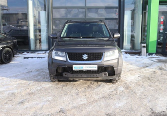 Подержанный автомобиль Suzuki Grand Vitara 2008 года (8 фото)