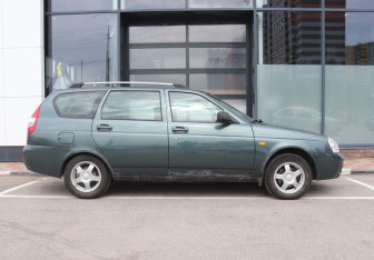 Подержанный автомобиль LADA (ВАЗ) Priora Wagon 2010 года (6 фото)
