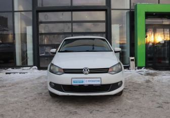 Подержанный автомобиль Volkswagen Polo Sedan 2013 года (8 фото)