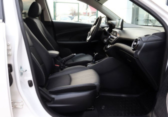 Подержанный автомобиль Changan Alsvin 2023 года (12 фото)