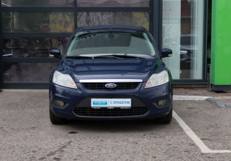 Подержанный автомобиль Ford Focus Hatchback 2011 года (7 фото)