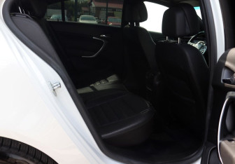 Подержанный автомобиль Opel Insignia Sedan 2013 года (10 фото)