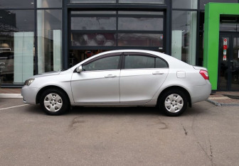 Подержанный автомобиль Geely Emgrand EC7 Sedan 2013 года (2 фото)