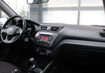 Подержанный автомобиль Kia Rio Sedan 2014 года (14 фото)
