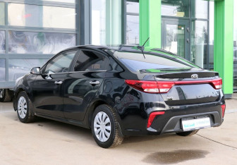 Подержанный автомобиль Kia Rio Sedan 2017 года (3 фото)