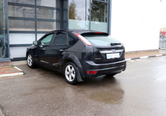 Подержанный автомобиль Ford Focus Hatchback 2008 года (3 фото)
