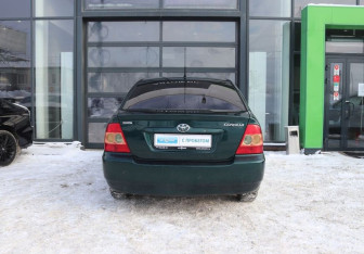 Подержанный автомобиль Toyota Corolla Sedan 2006 года (4 фото)