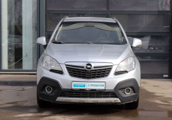 Подержанный автомобиль Opel Mokka 2013 года (8 фото)