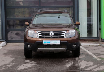 Подержанный автомобиль Renault Duster 2013 года (7 фото)