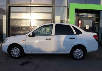 Подержанный автомобиль LADA (ВАЗ) Granta Sedan 2013 года (2 фото)