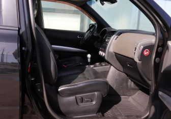 Подержанный автомобиль Nissan X-Trail 2008 года (9 фото)