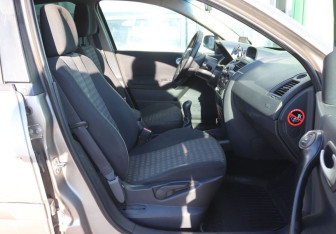 Подержанный автомобиль Renault Megane Sedan 2008 года (12 фото)