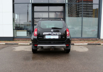 Подержанный автомобиль Renault Duster 2013 года (4 фото)