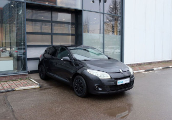 Подержанный автомобиль Renault Megane Hatchback 2009 года (7 фото)