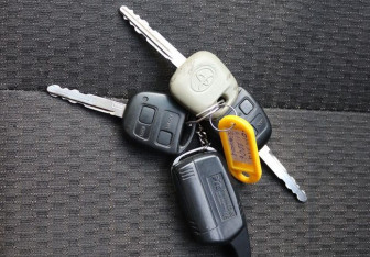 Подержанный автомобиль Toyota Corolla Sedan 2006 года (17 фото)