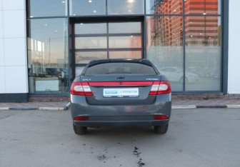 Подержанный автомобиль Chevrolet Epica 2011 года (4 фото)