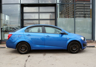 Подержанный автомобиль Chevrolet Aveo Sedan 2012 года (6 фото)