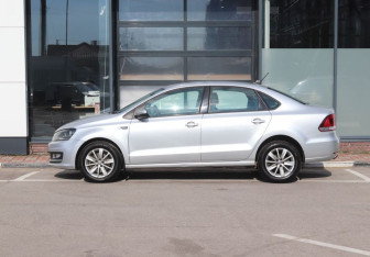 Подержанный автомобиль Volkswagen Polo Sedan 2017 года (2 фото)