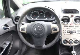 Подержанный автомобиль Opel Corsa 2008 года (14 фото)