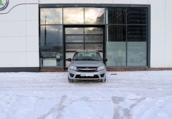 Подержанный автомобиль LADA (ВАЗ) Granta Liftback 2017 года (8 фото)