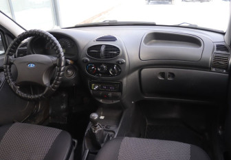 Подержанный автомобиль LADA (ВАЗ) Kalina Wagon 2012 года (14 фото)