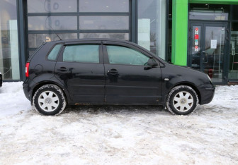 Подержанный автомобиль Volkswagen Polo Hatchback 2004 года (6 фото)