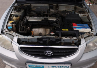 Подержанный автомобиль Hyundai Accent Sedan 2009 года (15 фото)