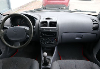 Подержанный автомобиль Hyundai Accent Sedan 2009 года (12 фото)