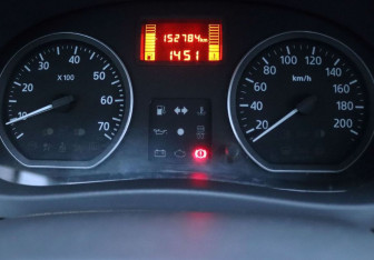 Подержанный автомобиль Renault Logan Sedan 2012 года (17 фото)