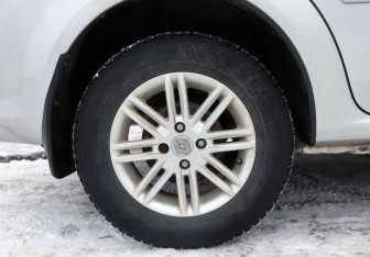 Подержанный автомобиль Renault Logan Sedan 2012 года (9 фото)