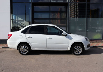 Подержанный автомобиль LADA (ВАЗ) Granta Sedan 2020 года (6 фото)