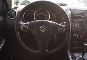 Подержанный автомобиль Suzuki Grand Vitara 2008 года (14 фото)