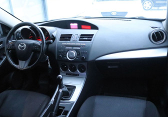 Подержанный автомобиль Mazda 3 Sedan 2011 года (11 фото)
