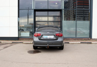 Подержанный автомобиль Hyundai Elantra Sedan 2008 года (4 фото)