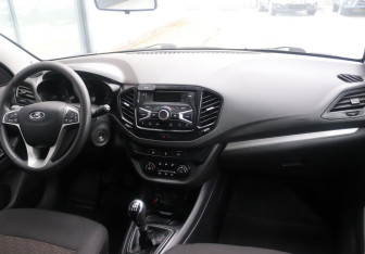 Подержанный автомобиль LADA (ВАЗ) Vesta Sedan 2019 года (15 фото)